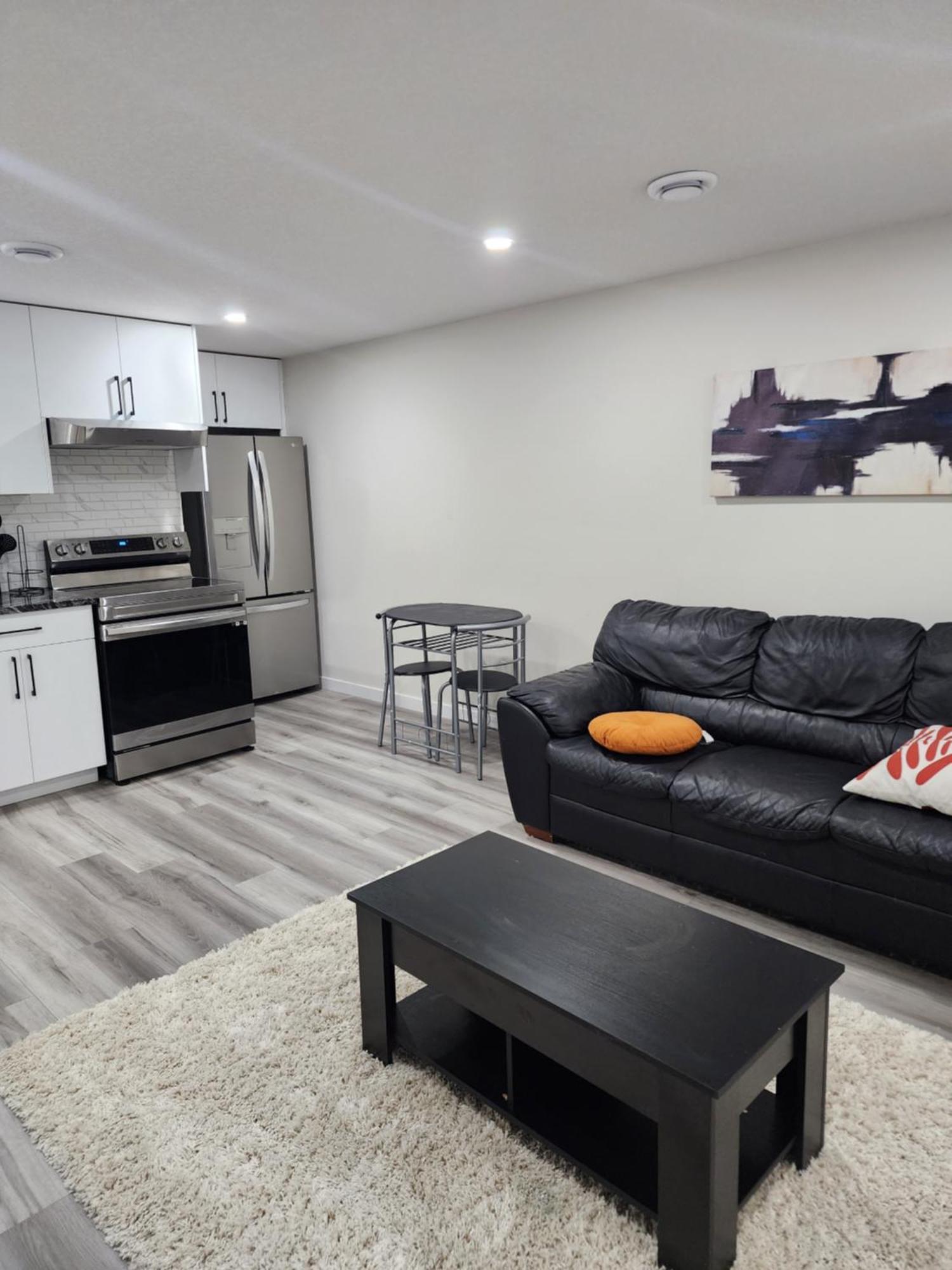 Trendy 2-Bed Oasis Awaits! YYC Exterior foto
