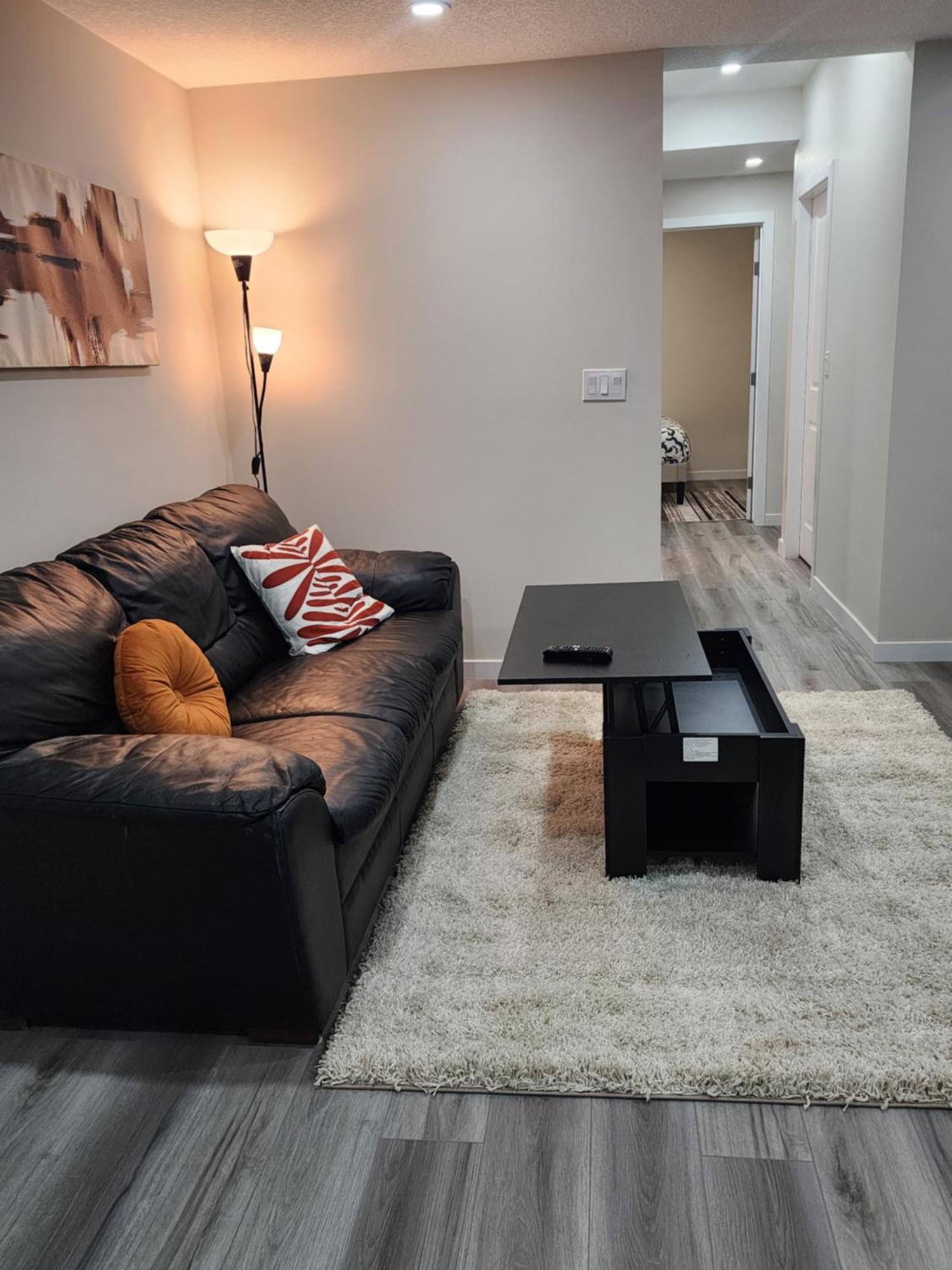 Trendy 2-Bed Oasis Awaits! YYC Exterior foto